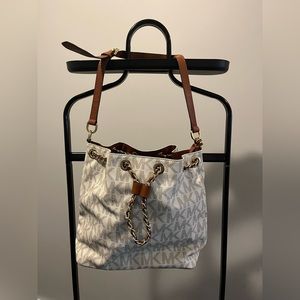 Michael Kors womens bag. White/brown